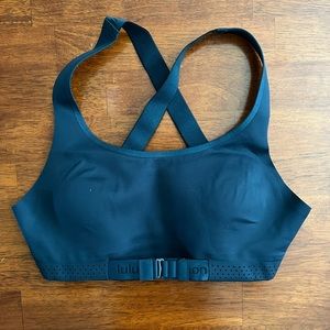 Lululemon size 8 sports bra